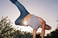 breakdancing_air_swipe_jpg_jpg_fs