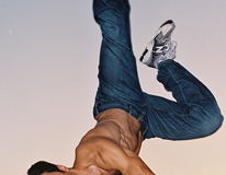 Breakdancing-on-a-park-benc